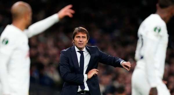 Conte chỉ trích CLB và phát ngôn không tưởng với cầu thủ Tottenham  