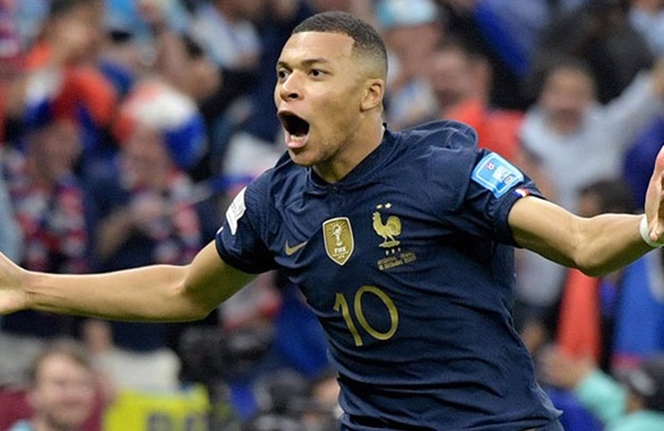 Kylian Mbappe được trao băng thủ quân tại tuyển quốc gia Pháp