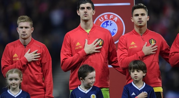 Courtois lại cay cú với De Bruyne vì bị đánh giá thấp hơn ở quê nhà