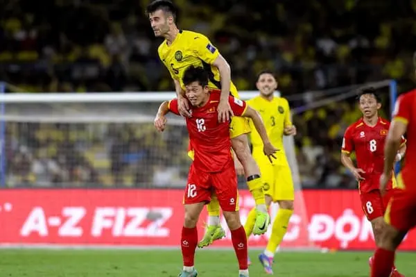 Tuyển Việt Nam đã sai ở đâu trong trận thua Malaysia 0-4?
