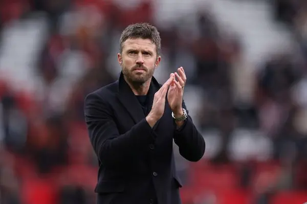 Lisandro Martinez nói gì về tác động của Michael Carrick sau chiến thắng Man City?