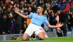 Liệu Real có thể cướp được Rodri từ tay Man City?