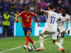 Lamine Yamal đã tỏa sáng ra sao trong trận Tây Ban Nha và Pháp?