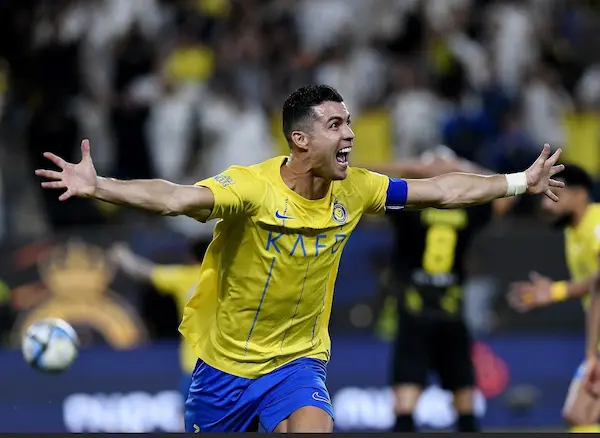 Cristiano Ronaldo tiếp tục mùa giải thứ mấy của sự nghiệp?