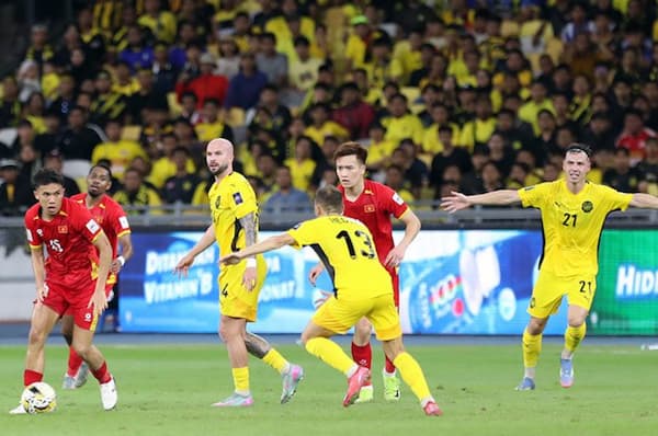 Đội tuyển Việt Nam hưởng lợi lớn nếu Malaysia bị FIFA xử thua vì gian lận nhập tịch